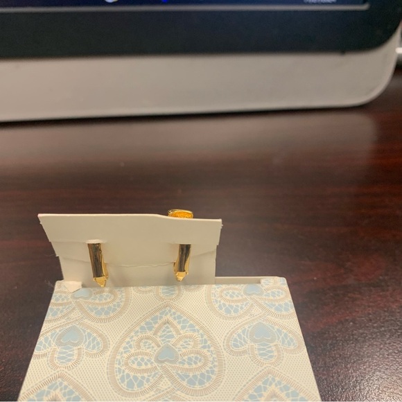 Avon Romantic Faux Pearl Gray Gold Drop  clip  Earrings NIB 1989 - Picture 4 of 4